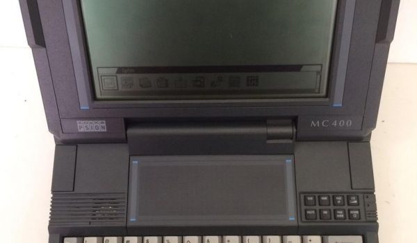 Psion MC 400 نام لپ‌تاپی است که سال ۱۹۸۹ عرضه شد.