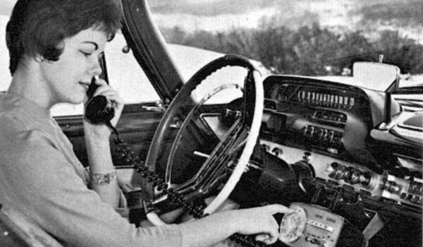 تاریخچه اولین خودروهای مجهز به تلفن