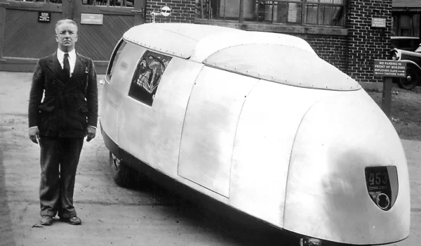 Buckminster FulleR طراحی خودرو دیزاین کلاب