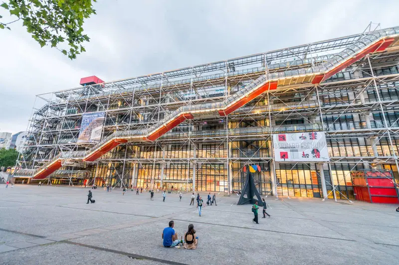 طراحی ساختارشکن | Deconstructivism 5 Centre Pompidou High Tech style Maglev Train طراحی های تک دیزاین کلاب: باشگاه پرورش محصول سبک و استایلهای طراحی