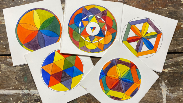 طراحی هندسی ایجاد فرم‌های بی‌نقص Geometric Design Creating Perfect Forms