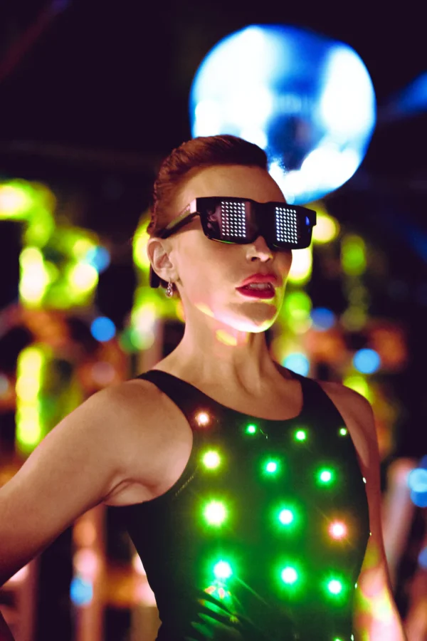 لومین Lumen Couture – لباس‌های LED پیوند هنر و تکنولوژی 👗💡