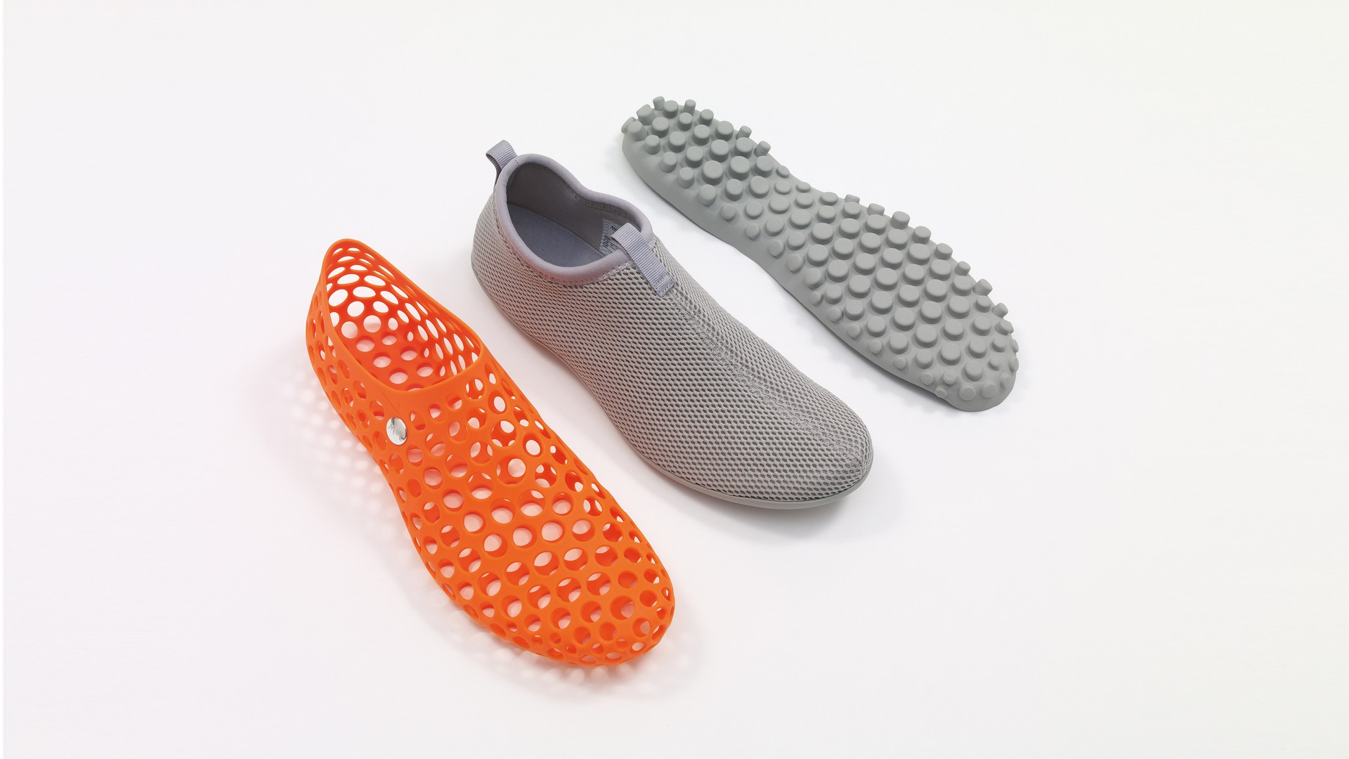 کفشهای چندتکه: آیندهی طراحی کفش پایدار 👟♻️ Modular Shoes 5 چندتکه آیندهی طراحی کفش پایدار 👟♻️ 1 دیزاین کلاب: باشگاه پرورش محصول طراحی کفش