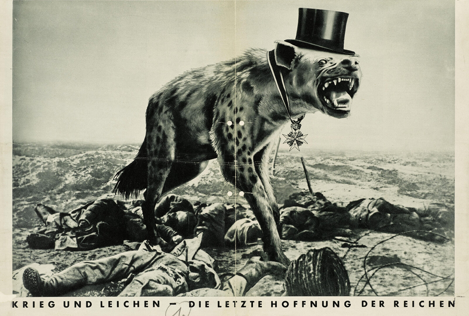 جان هرتفیلد: طراح گرافیک که با تصویرسازی علیه فاشیسم جنگید | John Heartfield 5 john heartfield جان هرتفیلد طراح گرافیک که با تصویرسازی علیه فاشیسم جنگید 7 دیزاین کلاب: باشگاه پرورش محصول تصویرسازی