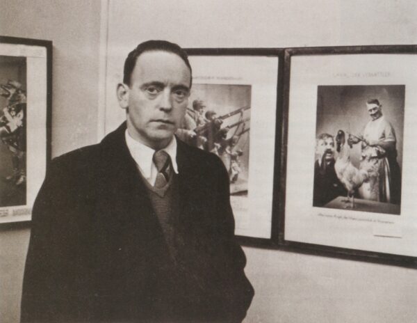 john heartfield جان هرت‌فیلد طراح گرافیک که با تصویرسازی علیه فاشیسم جنگید 1 باشگاه پرورش محصول tegory%