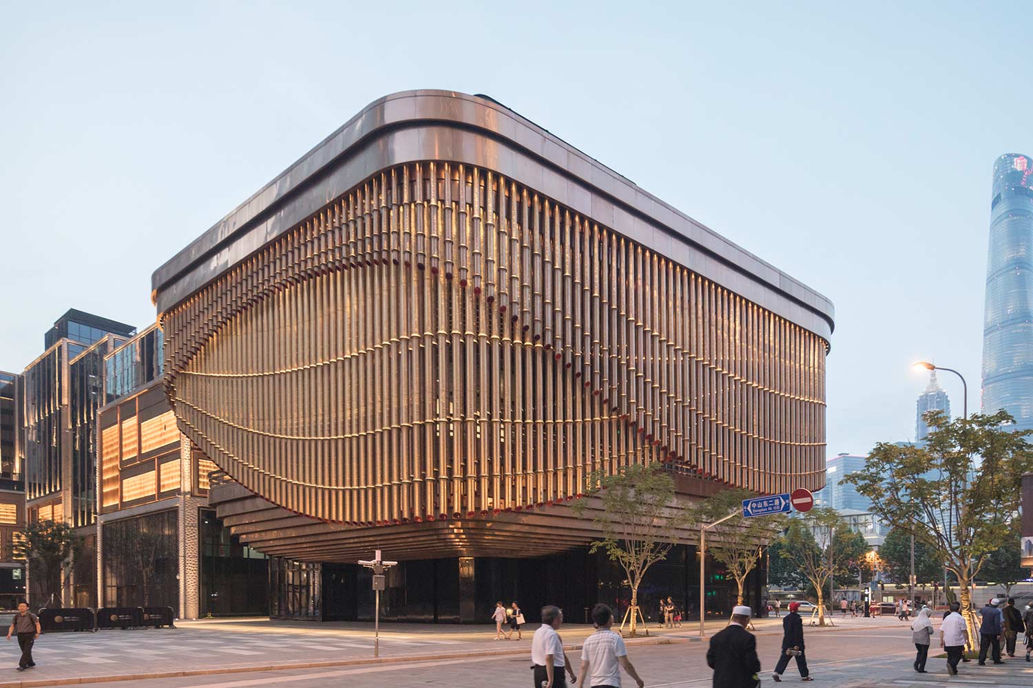 معماری جنبشی: طراحی فضاهای پویا چندکارکردی (Kinetic Architecture) 2 جنبشی Kinetic Architecture Bund Finance Center دیزاین کلاب: باشگاه پرورش محصول معماری