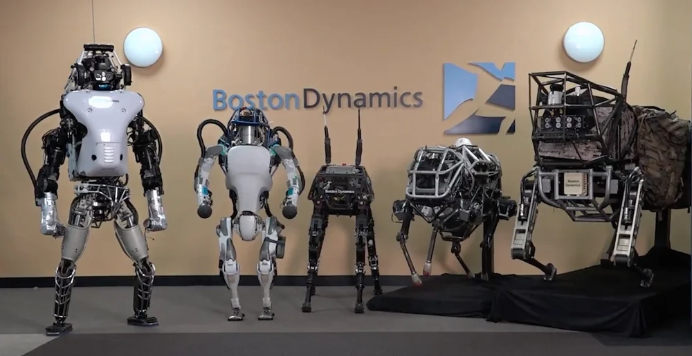Boston Dynamics: انقلاب در رباتهای حرکتی، از پنتاگون تا پارکور 4 Boston Dynamics انقلاب در رباتهای حرکتی، از پنتاگون تا پارکور دیزاین کلاب: باشگاه پرورش محصول طراحی ابزار