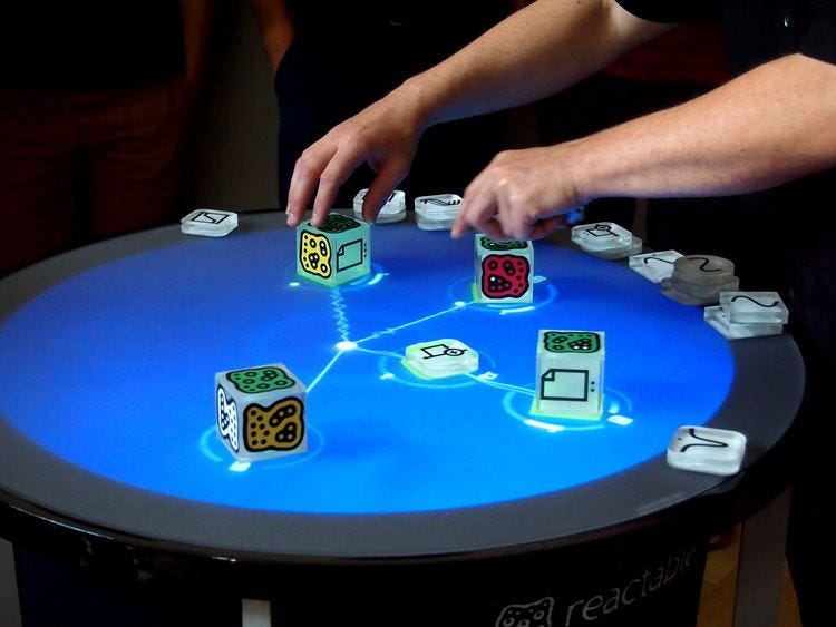 Tangible Bits: وقتی اطلاعات لمسپذیر میشن | نسل بعدی UI 1 🧠 Tangible Bits وقتی اطلاعات لمسپذیر میشن