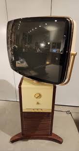 Philco Predicta: میز TV چرخان دهه 50 3 Philco Predicta میز TV چرخان دهه 50 2 باشگاه پرورش محصول tegory%